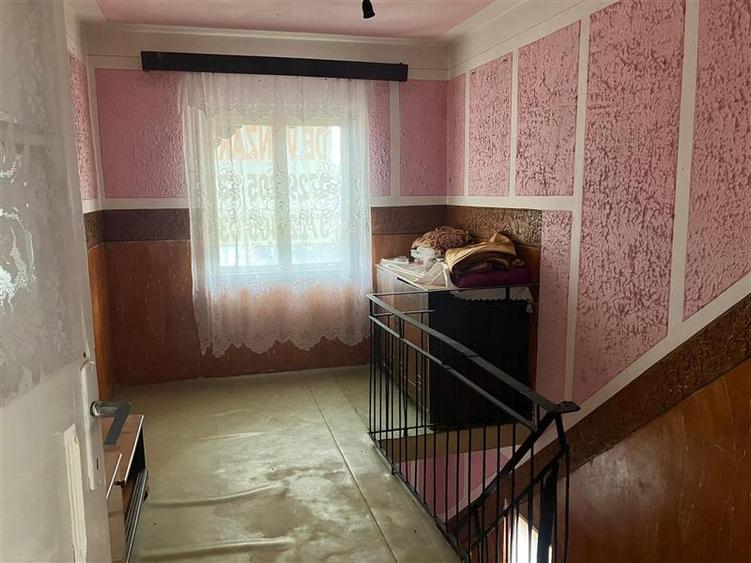 Casă cu 5 camere cu Teren 931 Mp în Movileni
