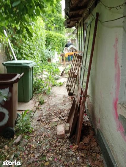 SUPER OCAZIE SE VINDE TEREN CU O CASA DEMOLABILA IN ZONA MIHALACHE - 2