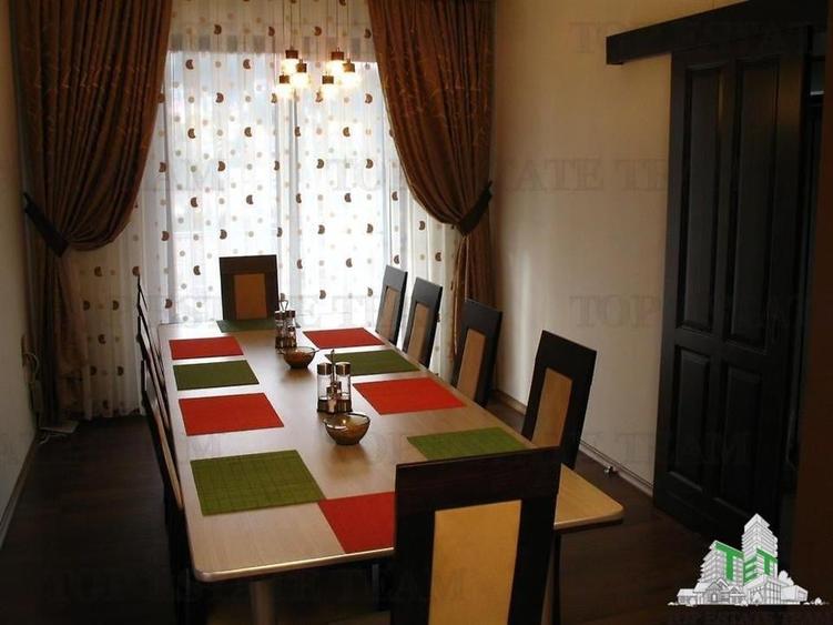 Vila 9 camere cu teren in Predeal - 2