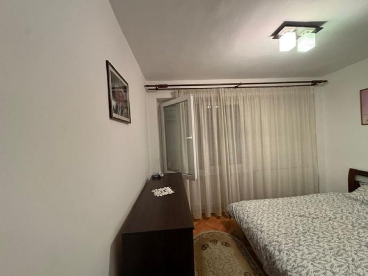 Apartament cu 3 camere decomandat în Dâmbu Pietros