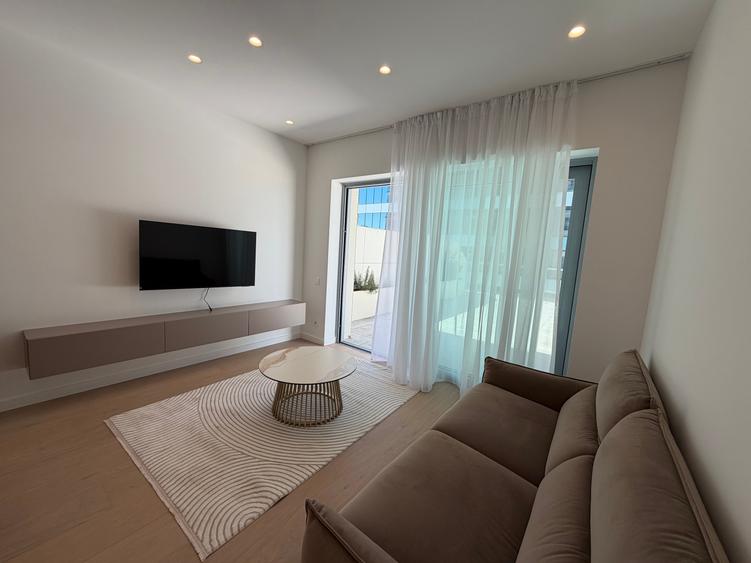 Apartament cu terasă 50mp la prima închiriere în Aviatiei Towers,parcare inclusă - 1