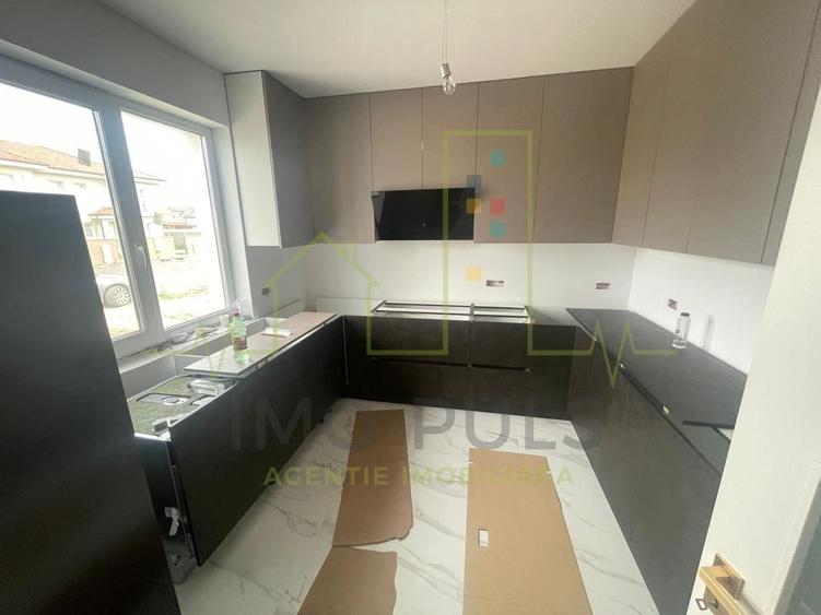 Duplex despartit de camera tehnica. Carport. - 3