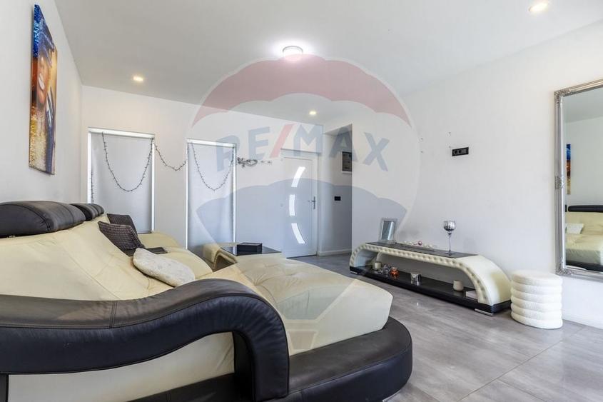 Vilă de lux cu piscina de închiriat - 19