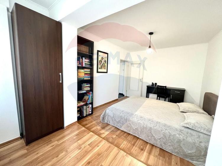 De închiriat apartament cu 3 camere, în zona Dacia - 20