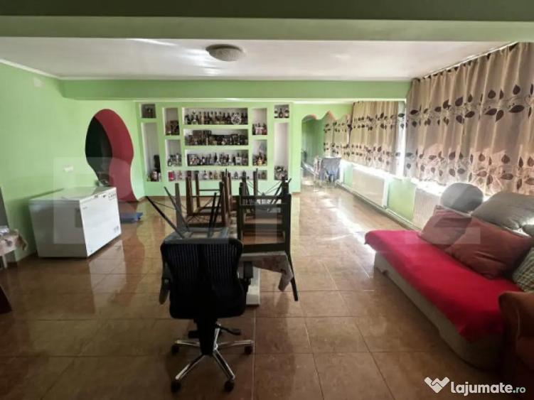 Casa de vanzare, 265 mp, zona Boghis - 5