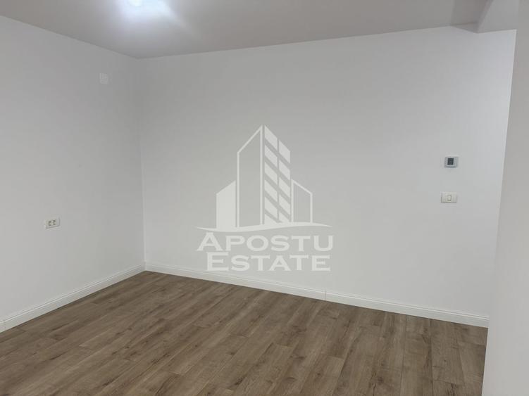 Duplex  despărțit prin garaj și camera tehnică în Giarmata - 3