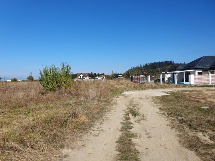 Rasnov, 2000 mp, vis a vis benzinaria Mol,145000 euro - 3