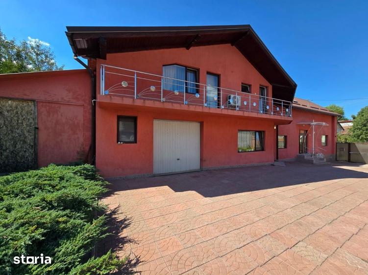 Casa cu 4 camere ?i garaj in ora? - 1