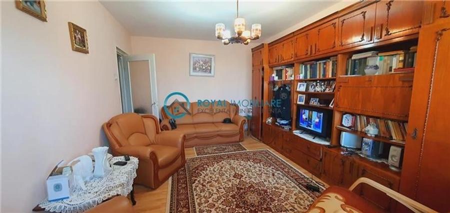 Royal Imobiliare - Vanzare apartament 2 camere zona Vest - 2