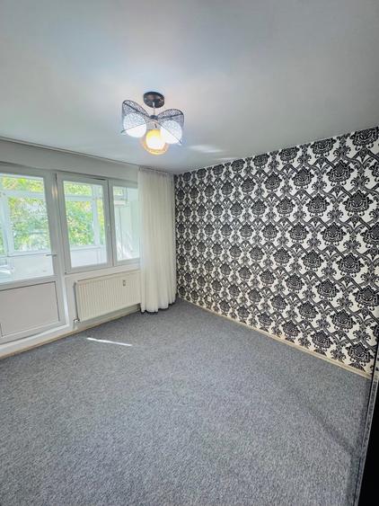 Apartament cu 3 camere decomandat în Drumul Taberei