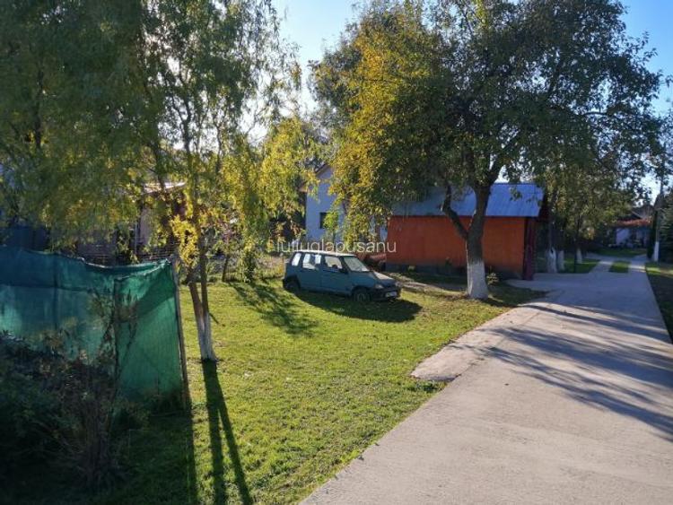 VANZARE TEREN INTRVILAN – BREAZA CENTRAL, direct propietar, comision 0%