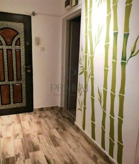 Apartament cu 3 camere decomandat în Aradului