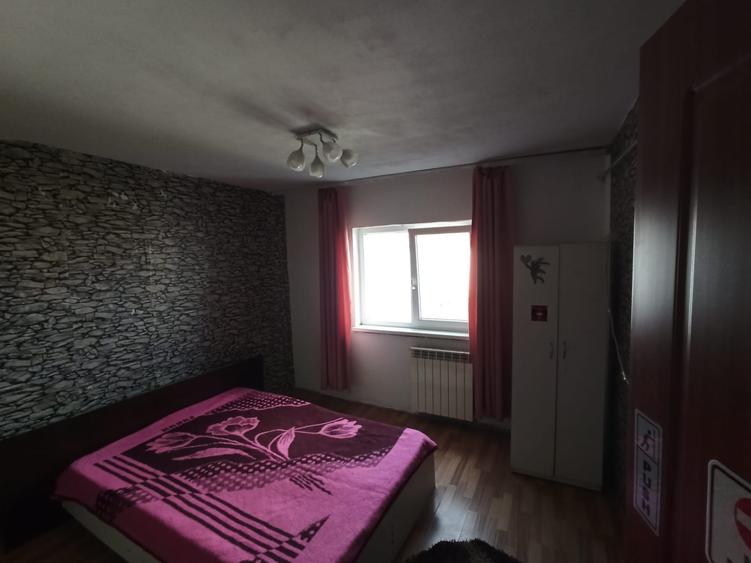 Apartament cu 2 camere decomandat în Periferie