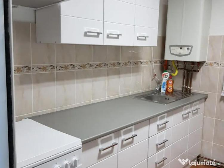 Inchiriez apartament 2 camere in Deva, etaj 3, mobilat, Al. Pacii - 11