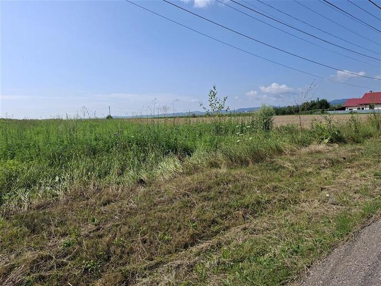 Teren intravilan de 1600 mp, în 9 Mai