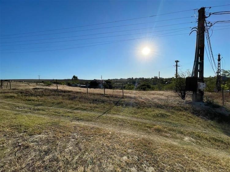 Teren intravilan de vanzare in localitatea Nufaru - 1