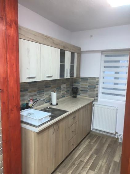 Închiriez garsonieră confort l decomandată zona centrală (lângă școala Sf.Andrei - 6