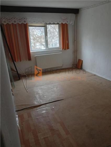 Apartament 2 camere cf 2 decomandat zona Brosteni - 3