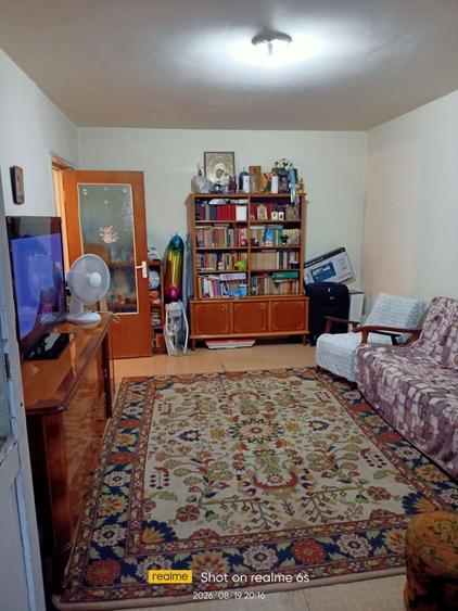 Apartament cu 2 camere decomandat în Republicii