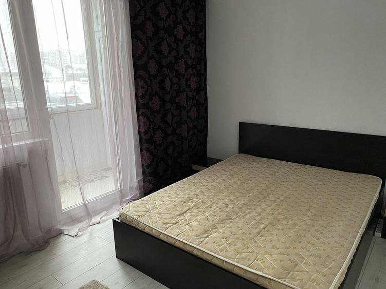 Apartament cu 3 camere decomandat în Florești
