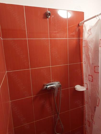Casă cu 6 camere în Traian