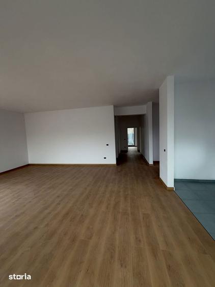 Casă cu 4 camere cu Teren 465 Mp în Sânpetru