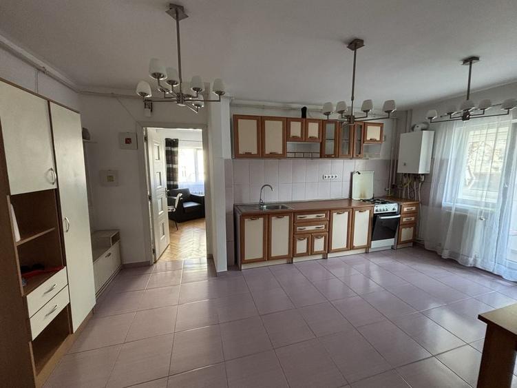 Apartament cu 2 camere decomandat în Zorilor