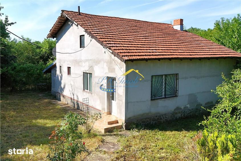 Casă cu 3 camere cu Teren 2132 Mp în Cornu