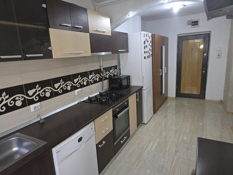 Apartament cu 2 camere semidecomandat în Trivale