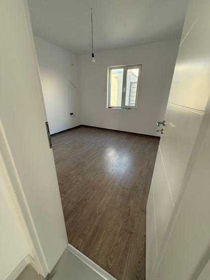 Casă cu 4 camere în Adunații-Copăceni