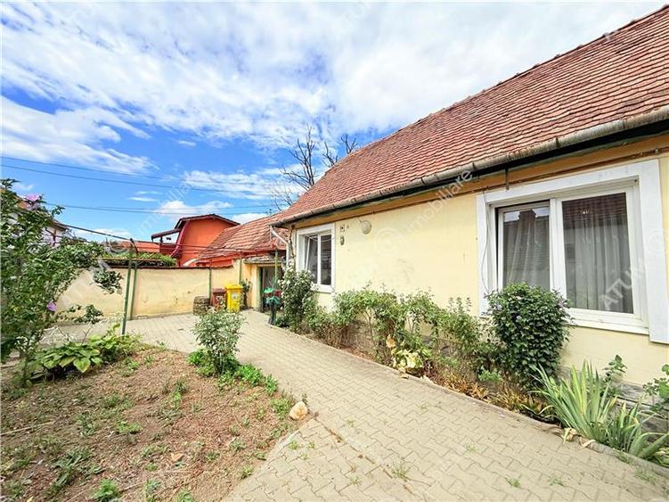 Casă individuală cu 3 camere cu Canalizare în Lazaret