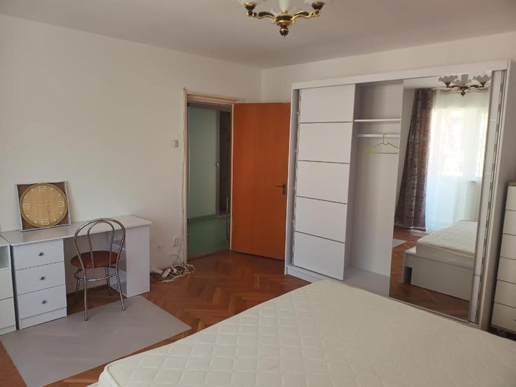 Apartament cu 3 camere decomandat în Grigorescu