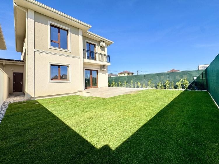 Duplex cu 5 camere cu Canalizare în Dumbrăvița