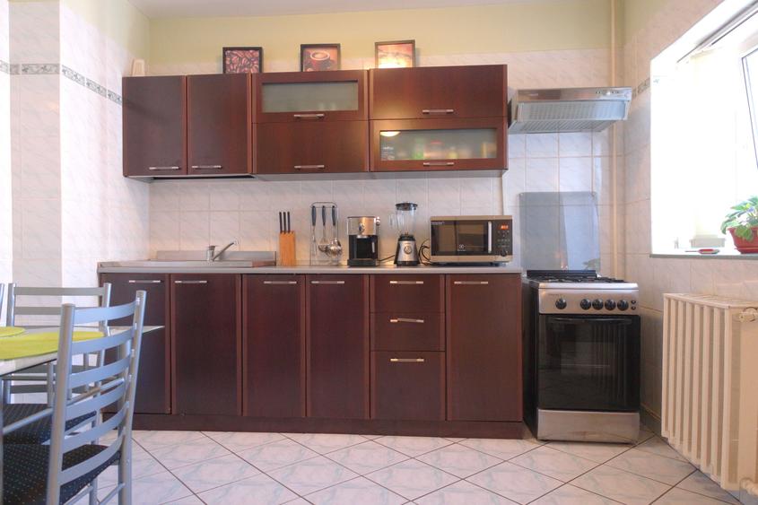 Apartament cu 2 camere semidecomandat în 13 Septembrie