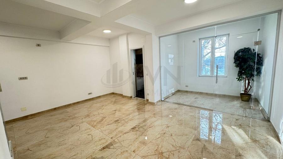 Apartament cu 4 camere decomandat în Sisești