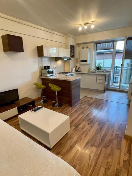Apartament cu 2 camere semidecomandat în Dosu Bricii