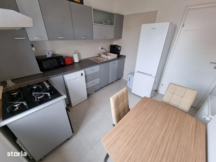 Apartament cu 3 camere decomandat în Muncii
