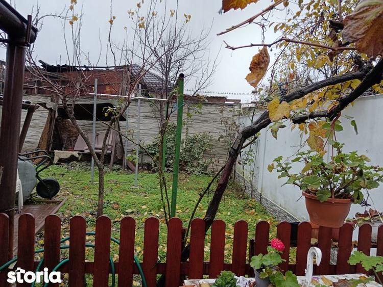 Casă cu 4 camere cu Canalizare în Lascăr Catargiu