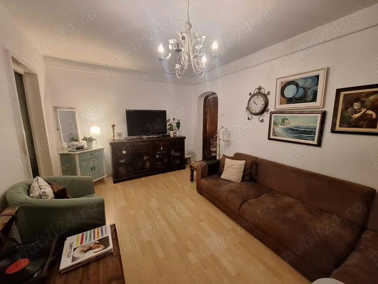 Apartament cu 4 camere semidecomandat în Tomis Nord
