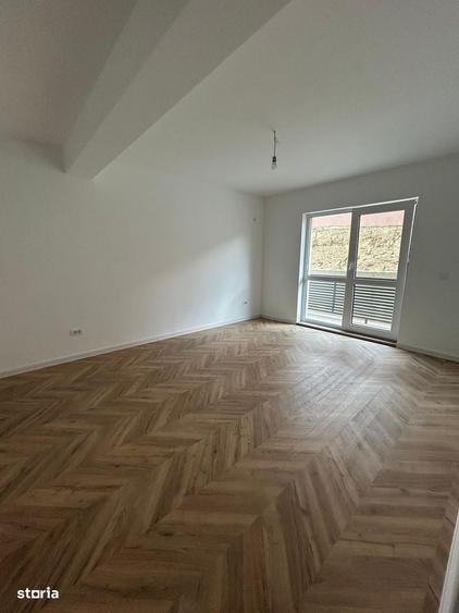 Apartament cu 2 camere decomandat în Rediu