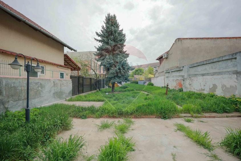 Casă cu 3 camere cu Teren 360 Mp în Central