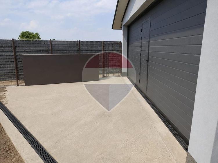 Casă individuală cu 3 camere cu Teren 469 Mp în Bălăceanca
