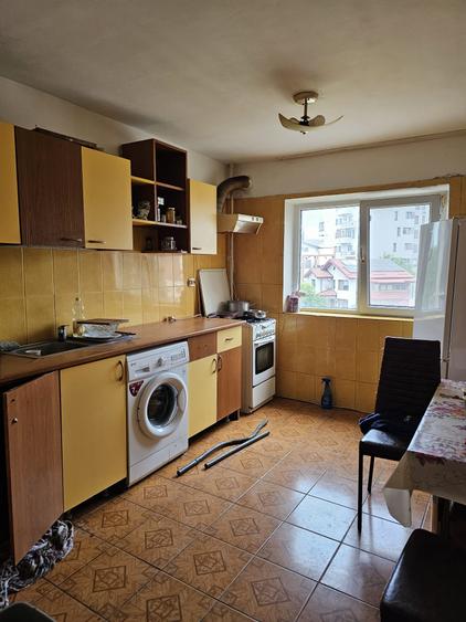 Apartament cu 3 camere decomandat în Tomis Nord