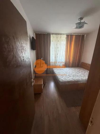Apartament cu 3 camere decomandat în Crângași