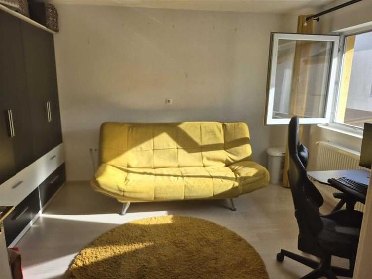 Duplex cu 3 camere cu Canalizare în Triaj