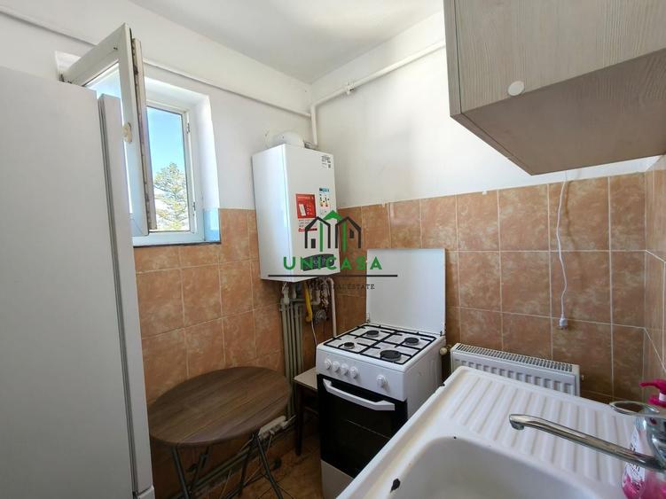 Apartament cu 2 camere semidecomandat în Petrișor