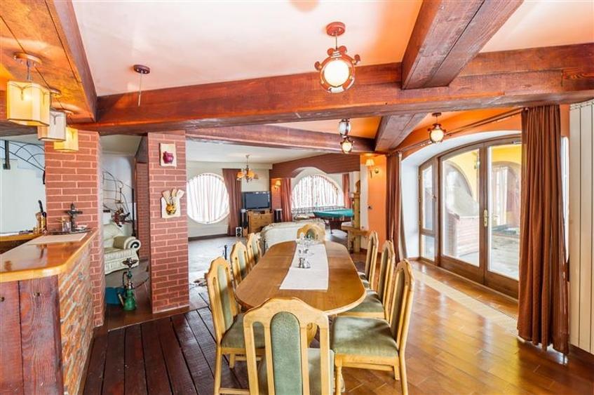 Film & Tur LIVE! Rafinament in cartier linistit, pe 30.000 mp teren paradis, fac - 20