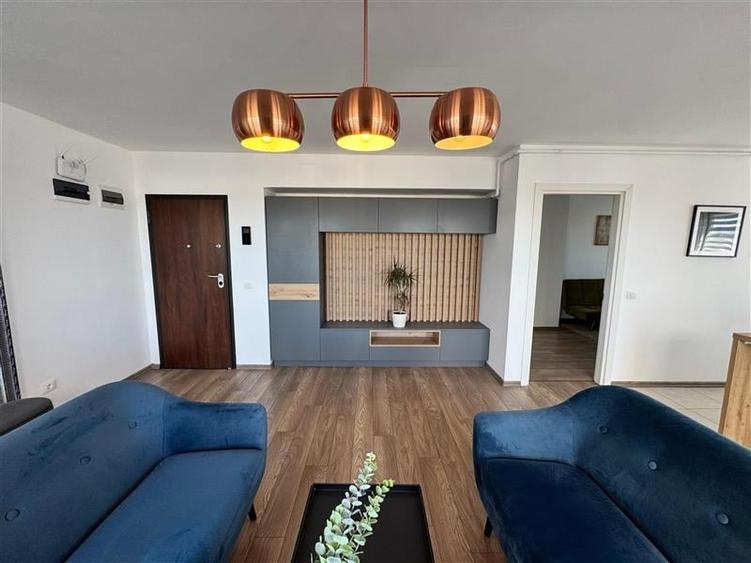 Apartament 3 camere, terasa 47 mp, zona Tractorul, Brasov - 3