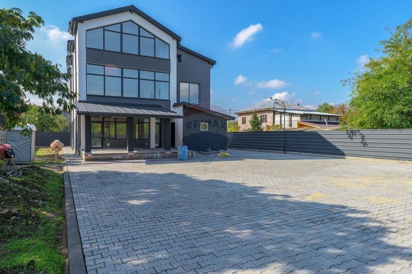 DE INCHIRIAT Spațiu comercial de 480mp Central BUFTEA - 25