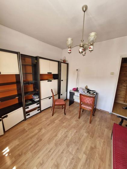 Apartament 3 camere etaj 4 Comanesti - 2